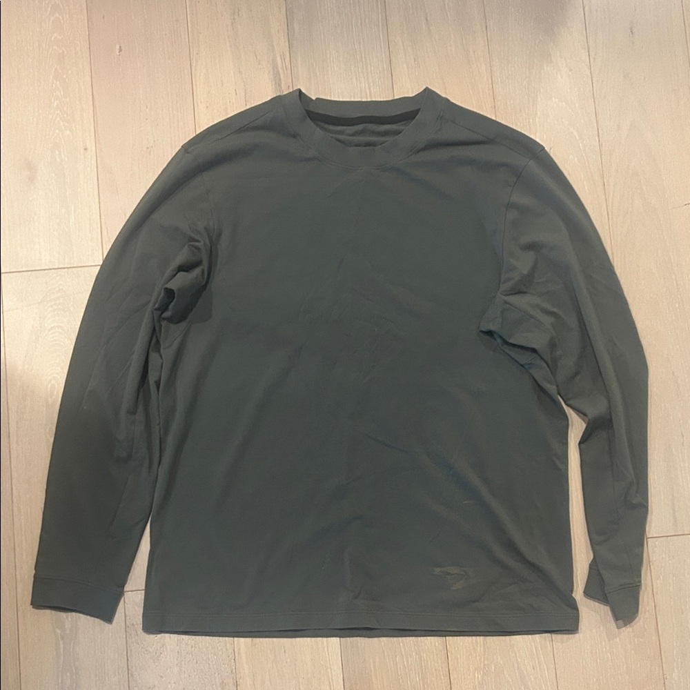 lululemon athletica Men's Long Sleeve Crew in Olive